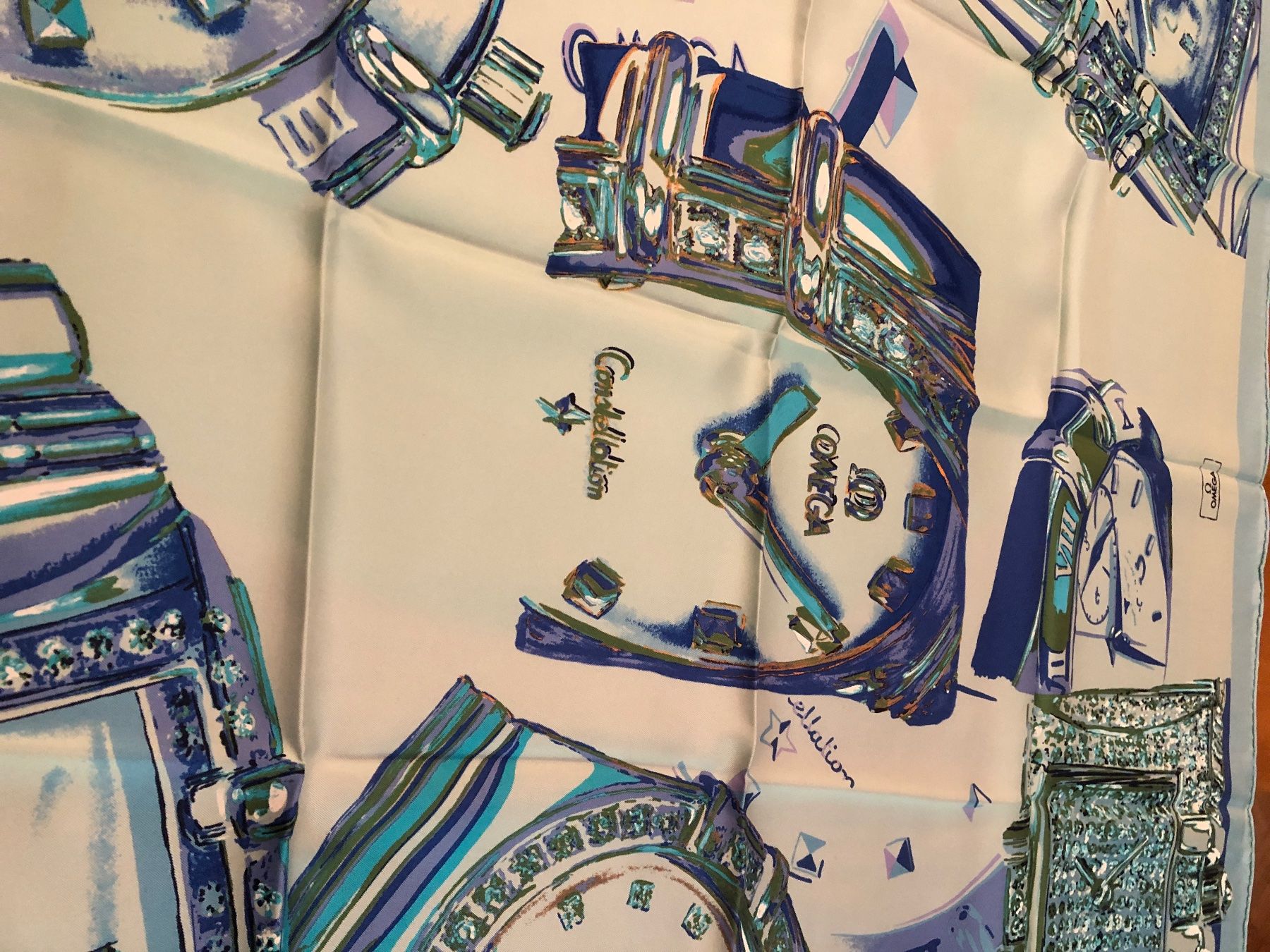 Foulard & Sciarpe: Seiden Foulard Omega – Nuovo e nell'imballaggio originale da Biel/Bienne venduto da winnertaco 7