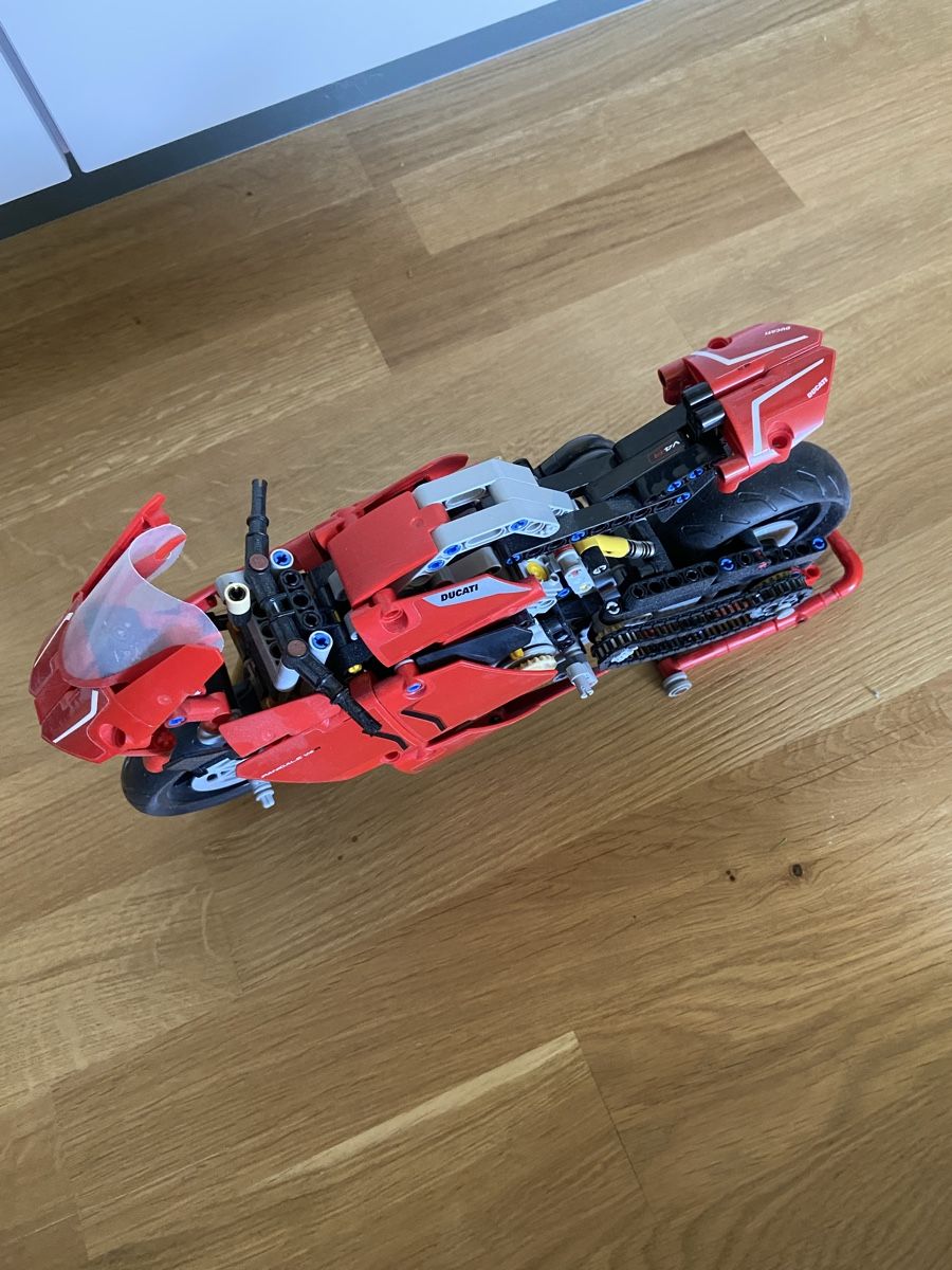 Ducati Kit di modellismo & Modellini statici: LEGO Technik Ducati, Top Zustand – Usato da Teufen AR venduto da Lavandula55 4