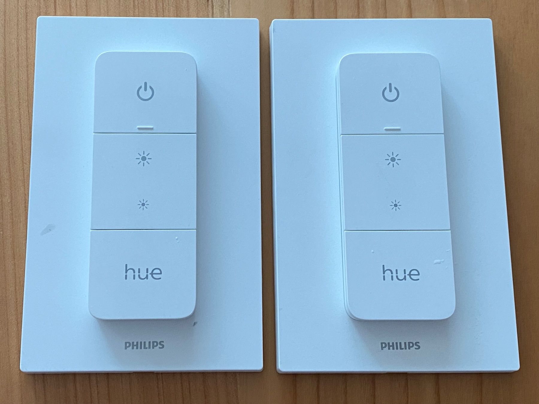 Philips Interruttori: 2-er Set Philips Hue Dimmer Switch – Usato da Bubikon venduto da Nic050