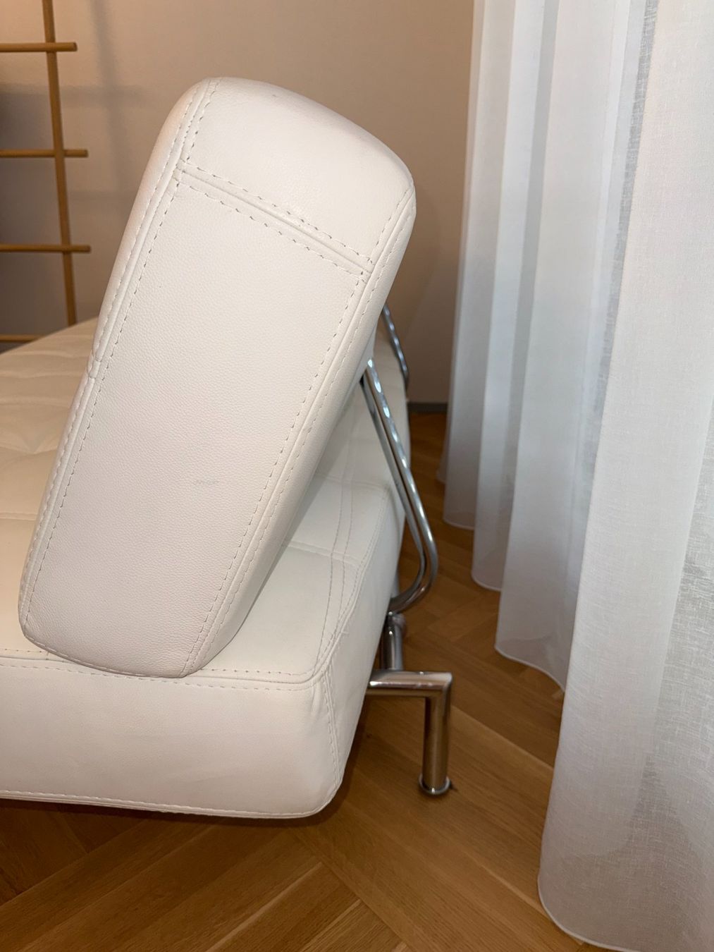 Divani: Weisses Ledersofa mit Schlaffunktion – Usato da Dübendorf venduto da sunshinezurich 3