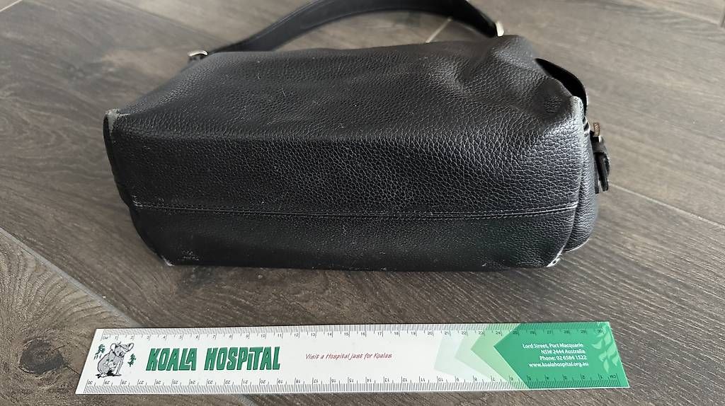 Longchamp Borse da donna: Longchamp Ledertasche, schwarz, kompakt – Usato da Aeugst am Albis venduto da sharnischberg 1