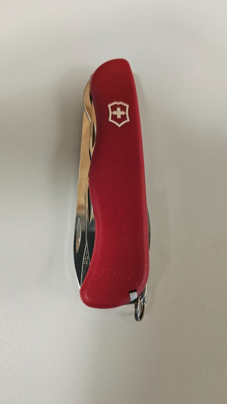Victorinox Taschenmesser: Victorinox Schweizer Taschenmesser Picknicker – Gebraucht aus Koppigen von Bracher_Mail-House 3