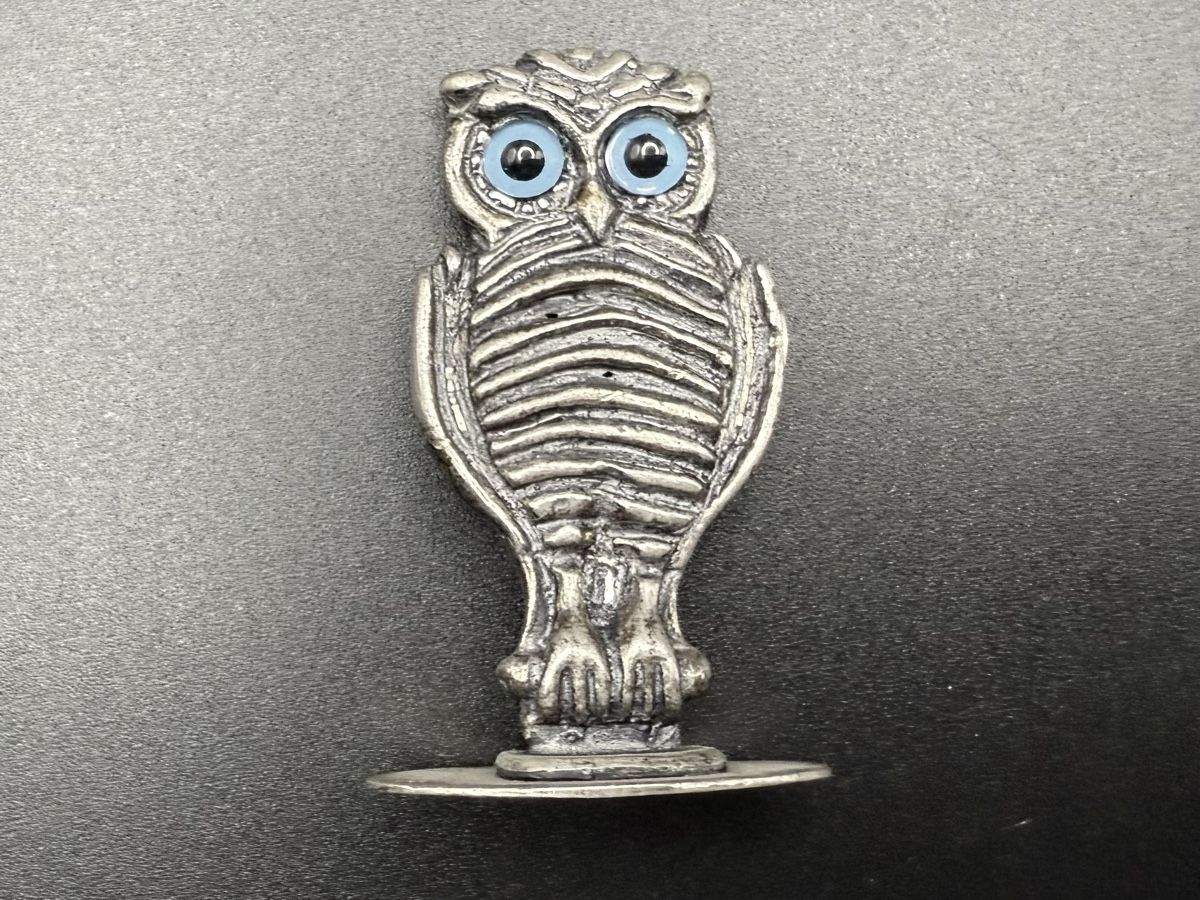 Statuette: Vintage Eule mit blauen Augen Metall – Usato da Lamone venduto da LaCantinaMagica 1