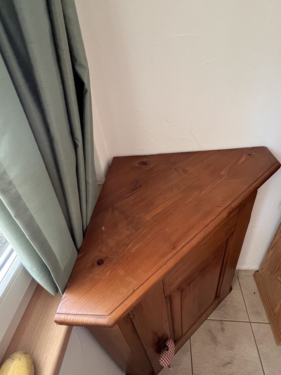 Armadi: Schöner Eck-Halbschrank aus Holz – Usato da Weisslingen venduto da Bubulin 3