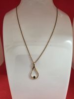 Goldkette mit Anhänger und kleinem Stein, guter Zustand