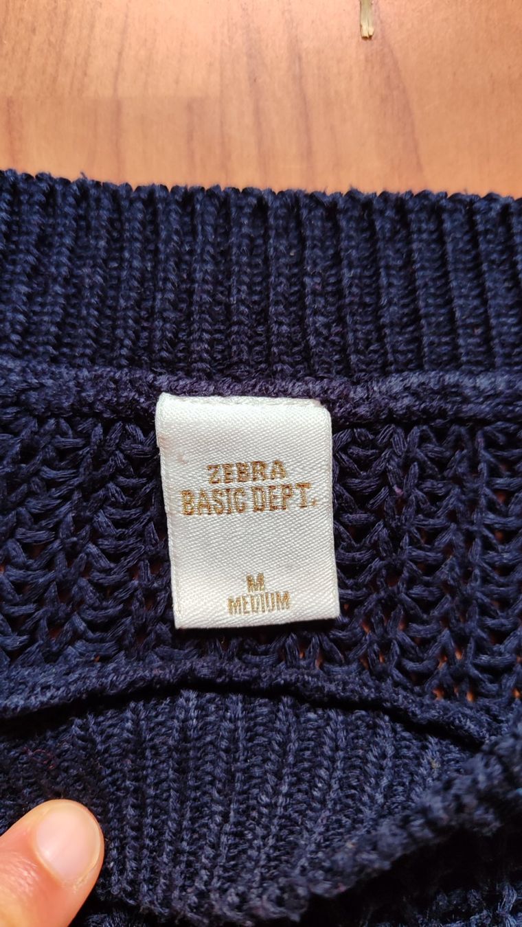 Zebra Pullover & Sweatshirts: Pullover Zebra Basic blau Gr. M & Tally Weijl weiss Gr. S – Gebraucht aus Brüttisellen von nic_xm7s 1