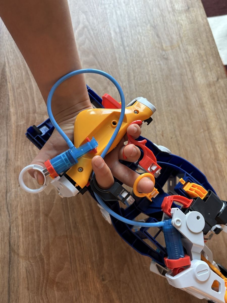 Spielzeuge: Cyborg Roboter Spielzeug Arm – Gebraucht aus Wohlenschwil von Markus116 1