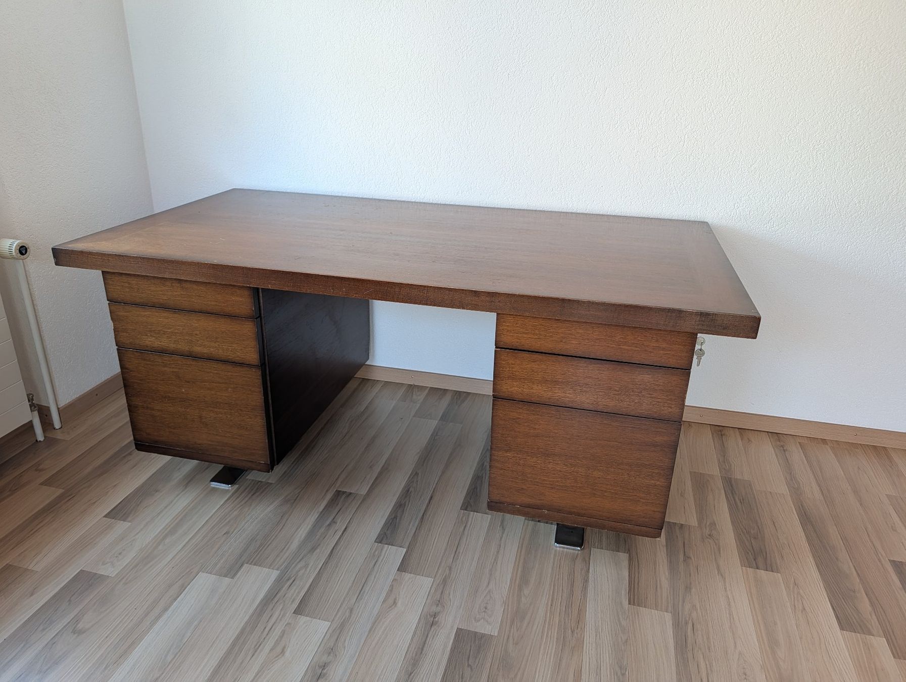 Schreibtische: Bürotisch – Gebraucht aus Suhr von Bondi4 1