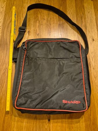 Geräumige Sharp Umhängetasche, schwarz, retro
