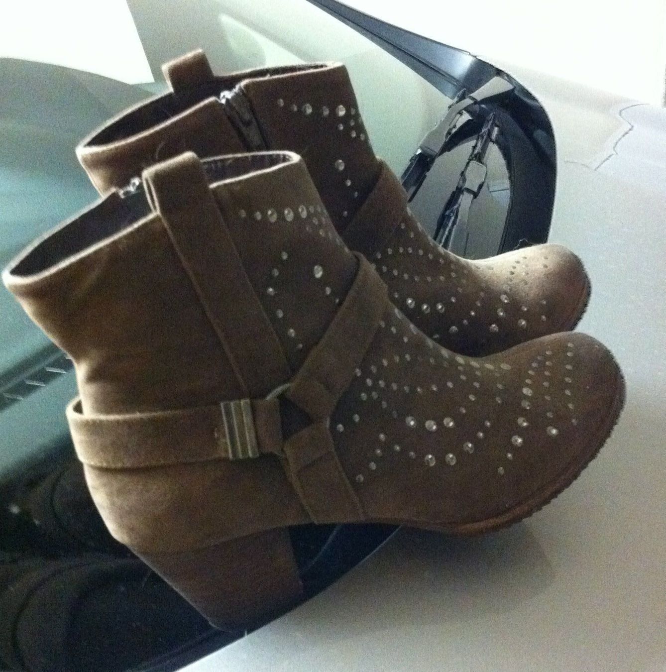 Scarpe da donna: Elegante Stiefeletten mit Nieten – Nuovo (secondo la descrizione) da Villmergen venduto da Sandy084 1
