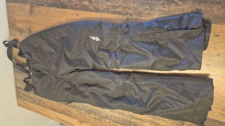 Skihose schwarz Gr.158/164 neuwertig 