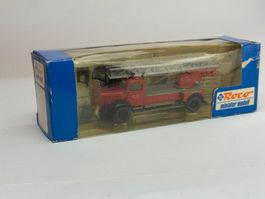 GB3- Roco Mercedes DL 22 Feuerwehr Leiterwagen