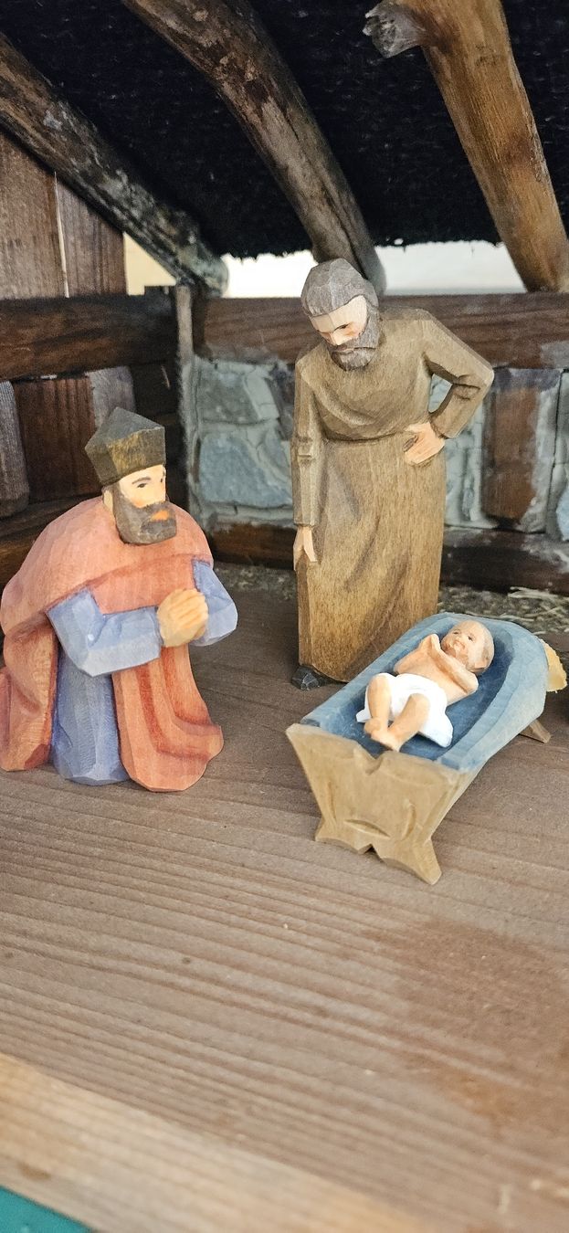 Statuette: Weihnachtskrippe Krippenfiguren Brienzer Holzbildhauerei AG – Usato da Nürensdorf venduto da salibeer 3