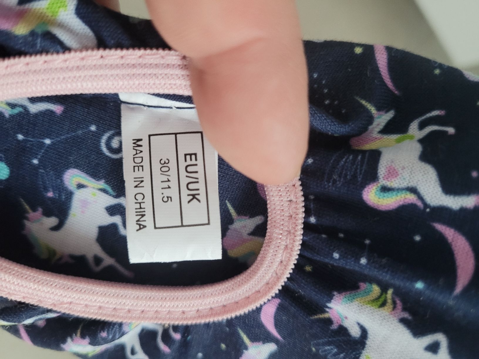 Scarpe per ragazze: Hausschuhe Gr. 30/31 mit Einhorn-Muster – Nuovo (secondo la descrizione) da Toffen venduto da ver_x68f 3