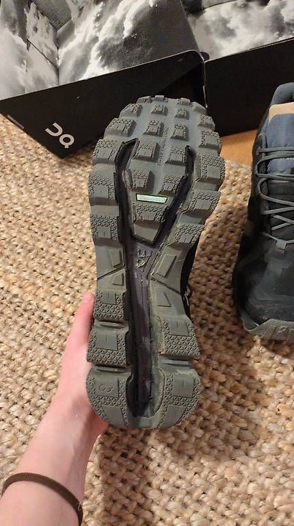 Scarpe da uomo: Cloudventure Waterproof Black | Graphite Size 10.5/44.5 – Usato da Winterthur venduto da han_8ytn 1