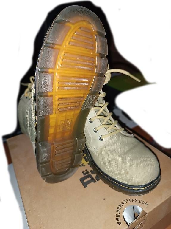 Dr. Martens Scarpe per ragazze: Dr Martens Combs Junior, taille 34, couleur Olive clair – Usato da Eysins venduto da Lochi1 3