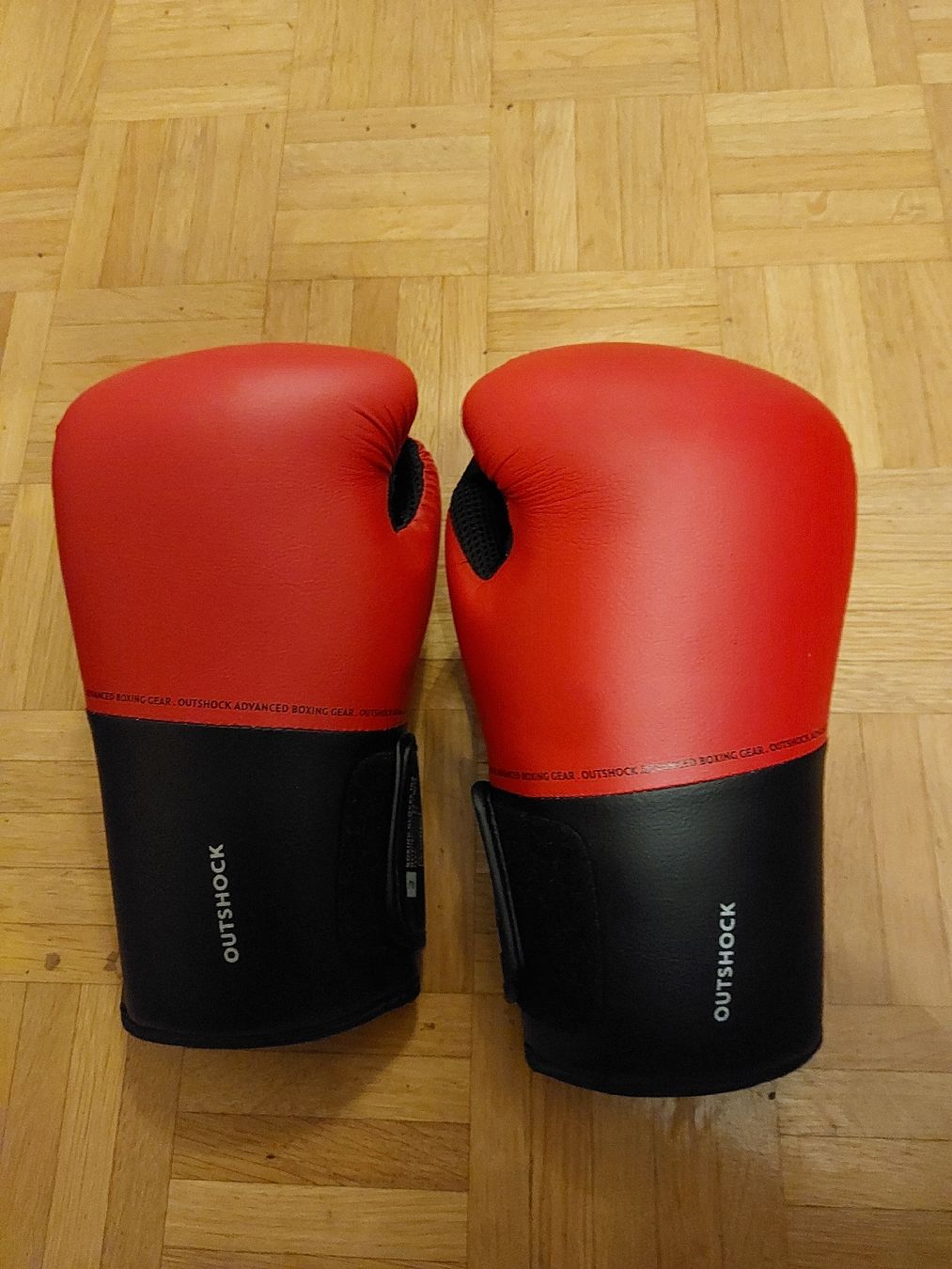 Decathlon Guanti & manicotti: Boxhandschuhe Outshock – Nuovo (secondo la descrizione) da Bern venduto da flo_c2qz 1