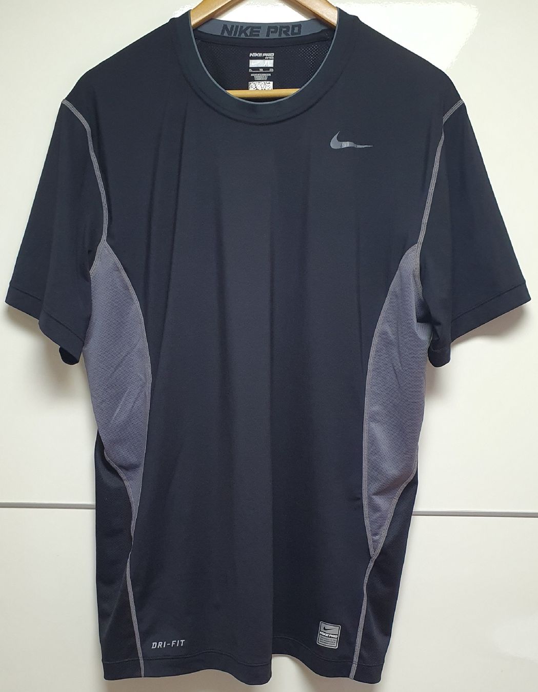 Nike T-Shirts: nike tshirt G L/XL – Gebraucht aus Maienfeld von tobeyl2020