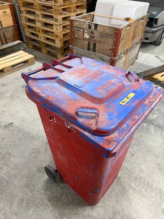 Altro per Ufficio & Commercio: Kunststoffcontainer blau/rot – Usato da Wolhusen venduto da majesoj