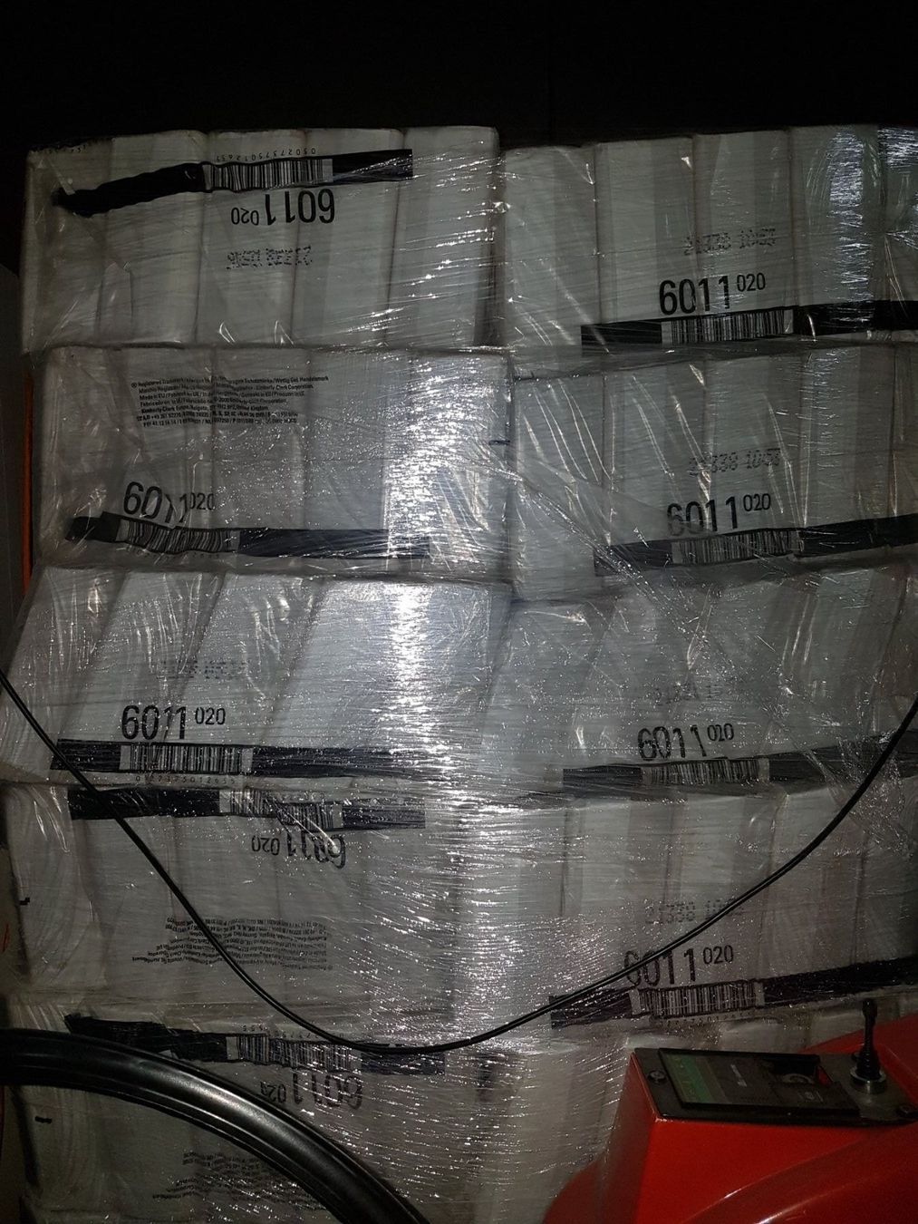 Portasciugamani: 15 Handtuchspender inkl. Papierhandtücher 1Palett – Nuovo (secondo la descrizione) da Künten venduto da Soku3 3