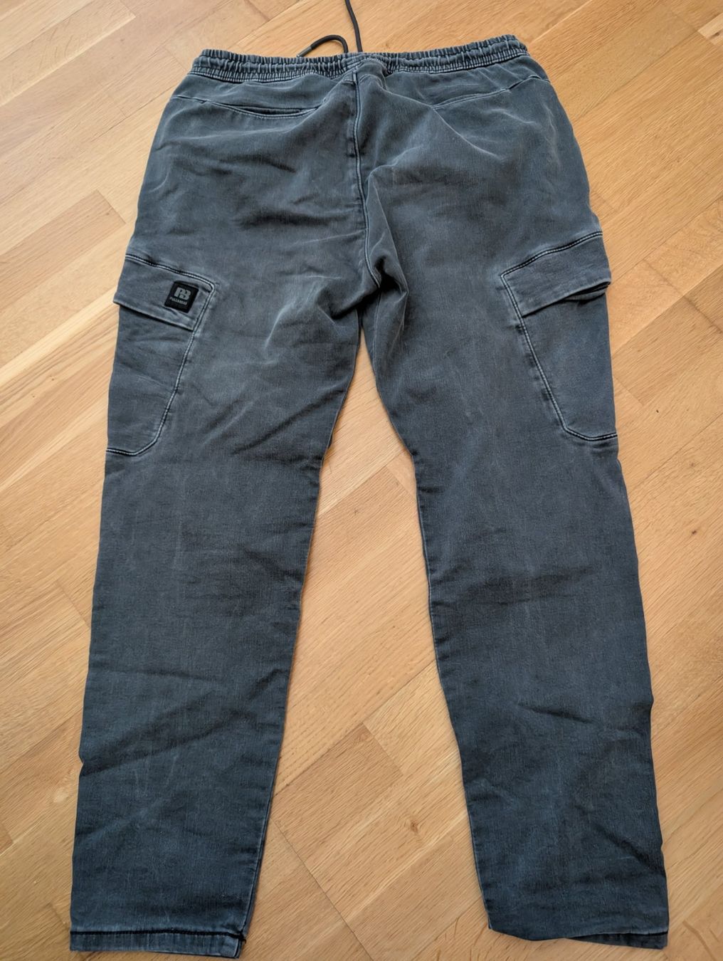 Pantaloni: Herren Hose PULL&BEAR Grösse M guter Zustand – Usato da Heerbrugg venduto da Shuyin 2