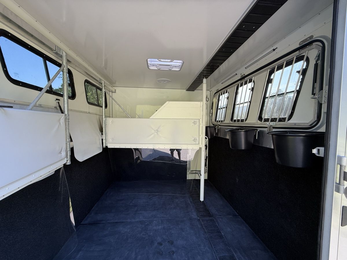 Rimorchi: Pferdeanhänger/ Pferdetransporter/ Wohnmobil – Usato da St. Gallen venduto da rap_kql2 3