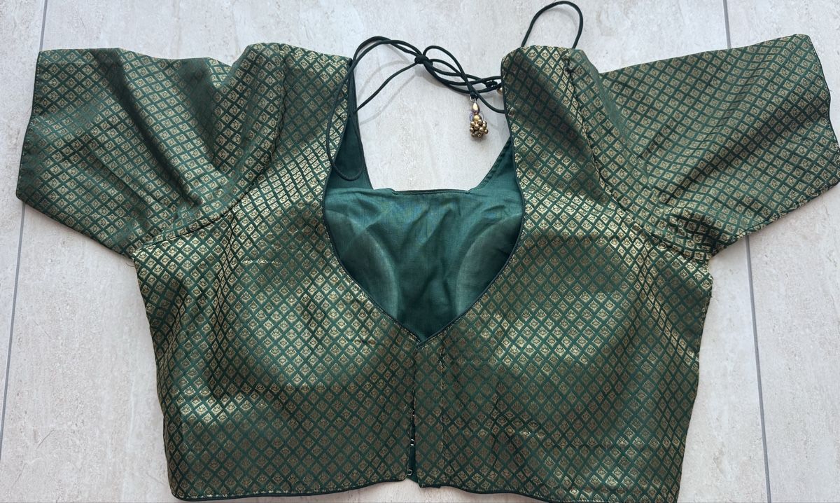 Vestiti: Indischer Sari mit Bluse dunkelgrün – Nuovo (secondo la descrizione) da Wichtrach venduto da Alyasahana 4