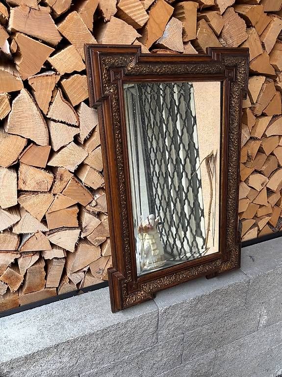 Specchi: Antiker Spiegel mit geschnitztem Holzrahmen – Usato da Kriens venduto da buehlei