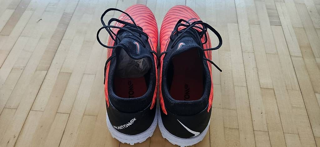 Scarpe da uomo: Nike React Phantom GX Pro TF  Neu & Ungetragen  Gr.  – Usato da Enggistein venduto da onu_7c28