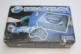 Sega Saturn Konsole in OVP mit Spiel