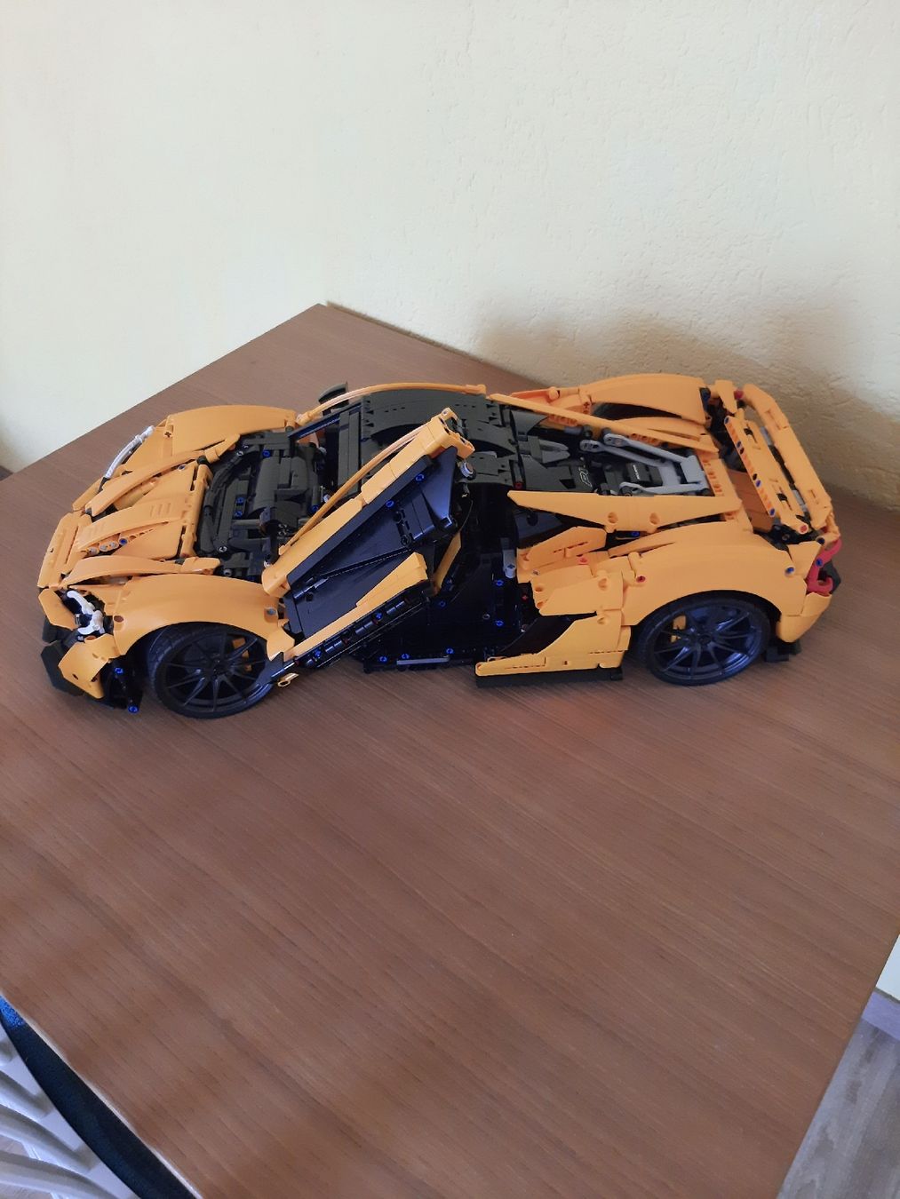 Technics Baukästen: LEGO Technic McLaren P1 zusammengebaut oder zerlegt. – Gebraucht aus Liesberg Dorf von Bubbolino 4