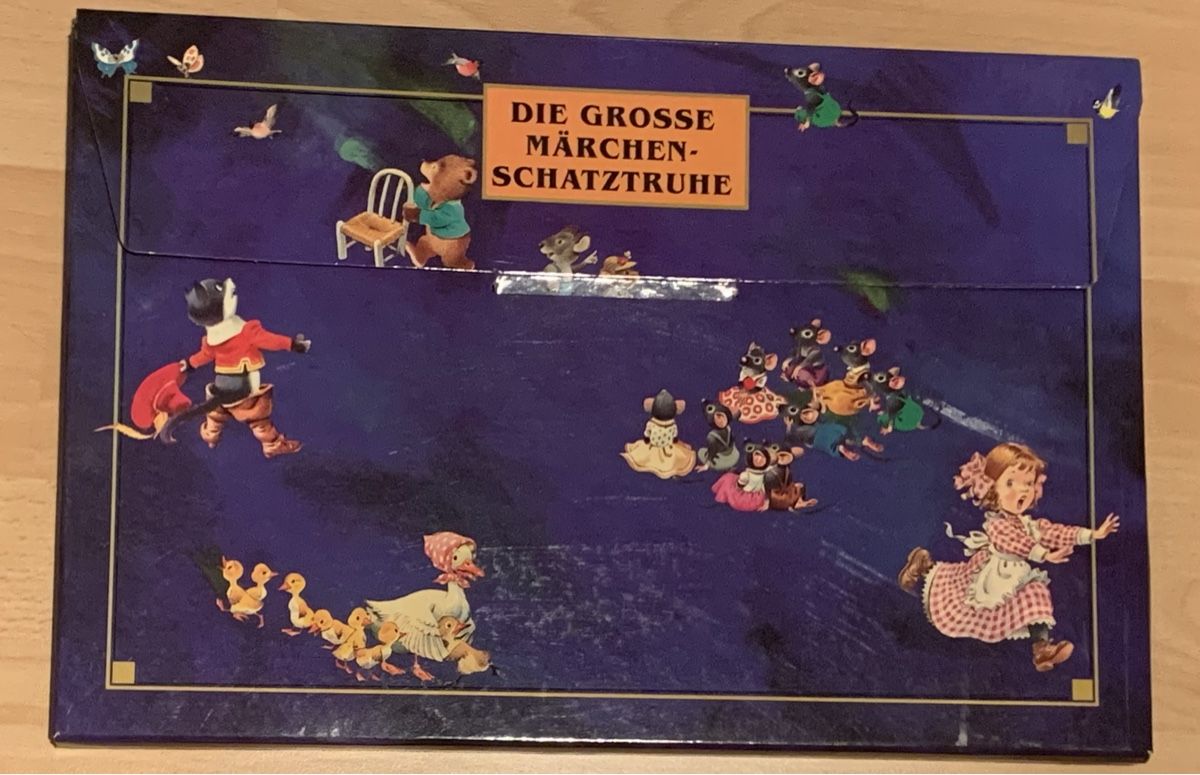 Libri: Grosse Märchen Schatztruhe – Nuovo (secondo la descrizione) da Hünenberg See venduto da spartakus02 1
