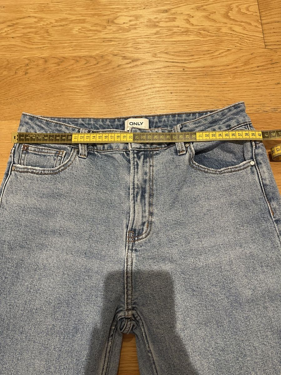 Only Jeans: Only Jeans Top Zustand mit straight leg – Usato da Bremgarten AG venduto da arl_8nbf 2