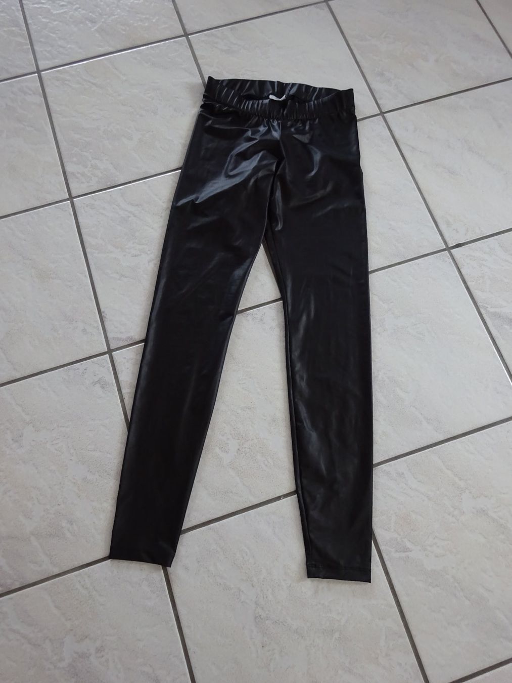 Leggings: Tolle Glanz-Leggins/Noisy May – Nuovo (secondo la descrizione) da Rothrist venduto da Mistery1