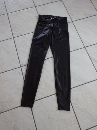 Tolle Glanz-Leggins/Noisy May