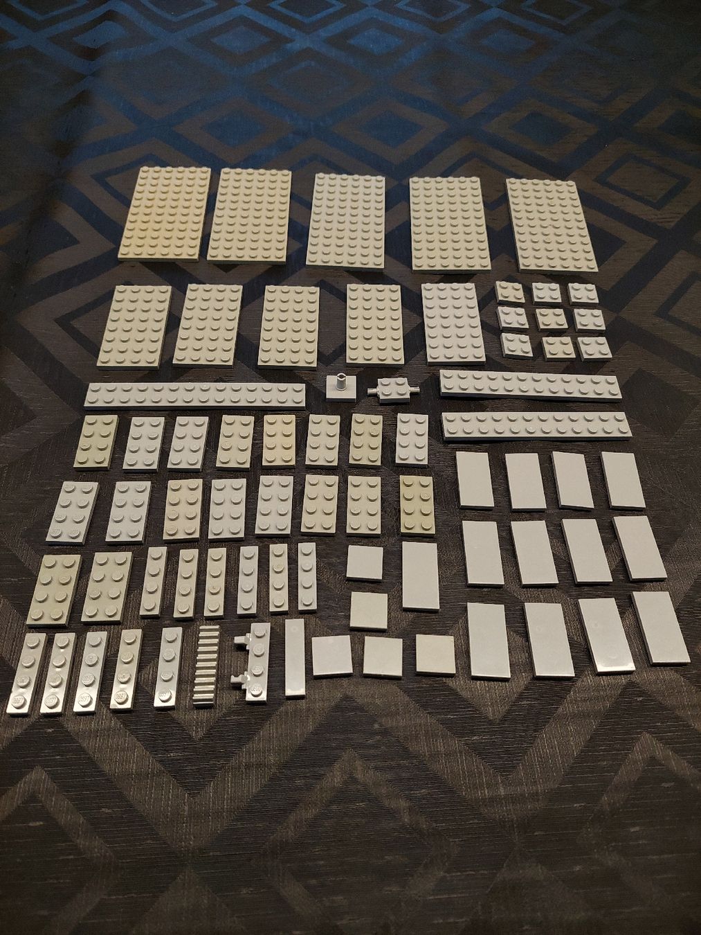 Lego Spielzeuge: Div. Lego Bauplatten  grau – Gebraucht aus Zetzwil von sti_x9xf