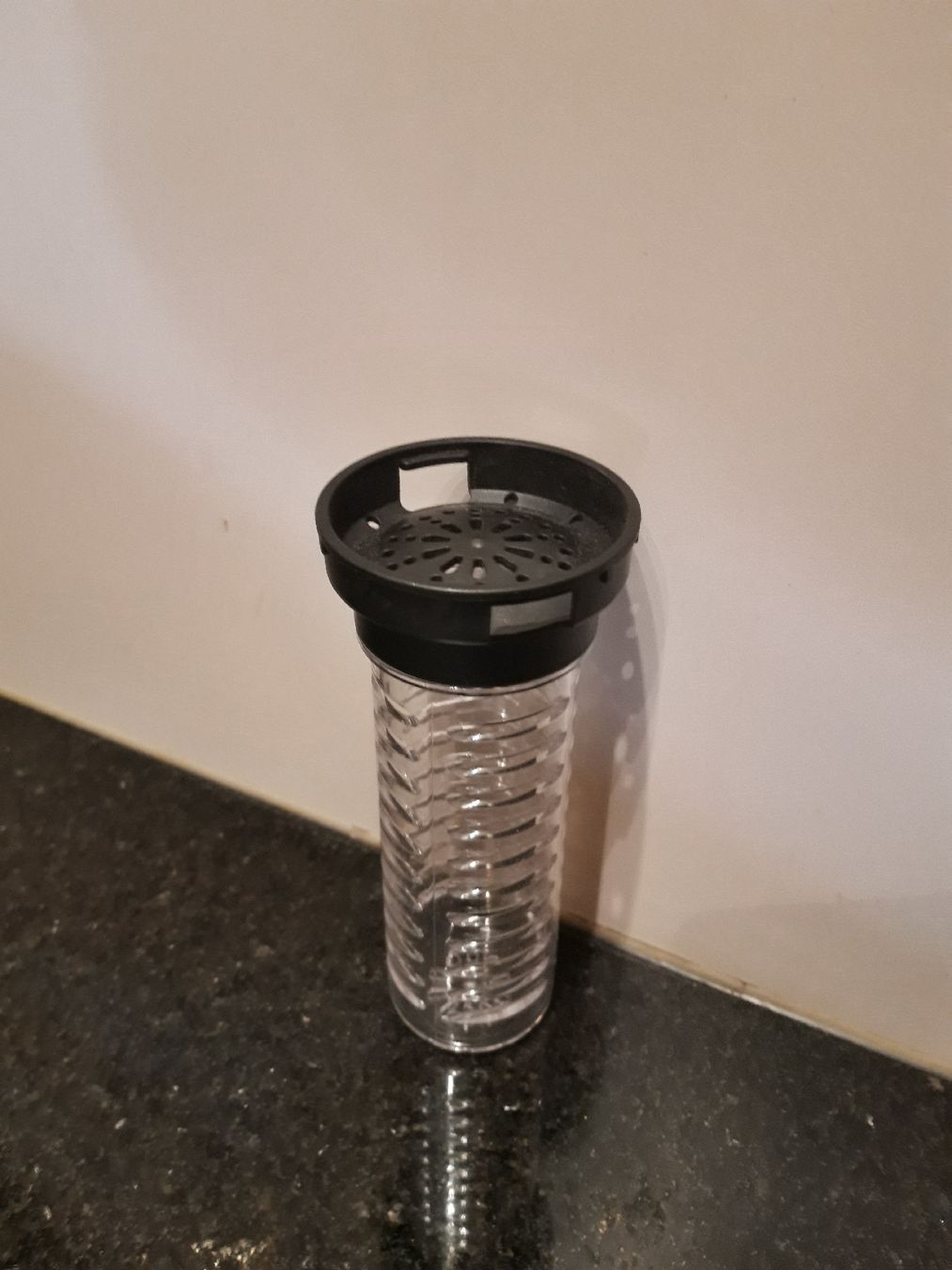 Trinkflaschen & Thermosflaschen: Früchte- oder Teeeinsatz für Wasserflasche – Neu (gemäss Beschreibung) aus Basel von unk_t572