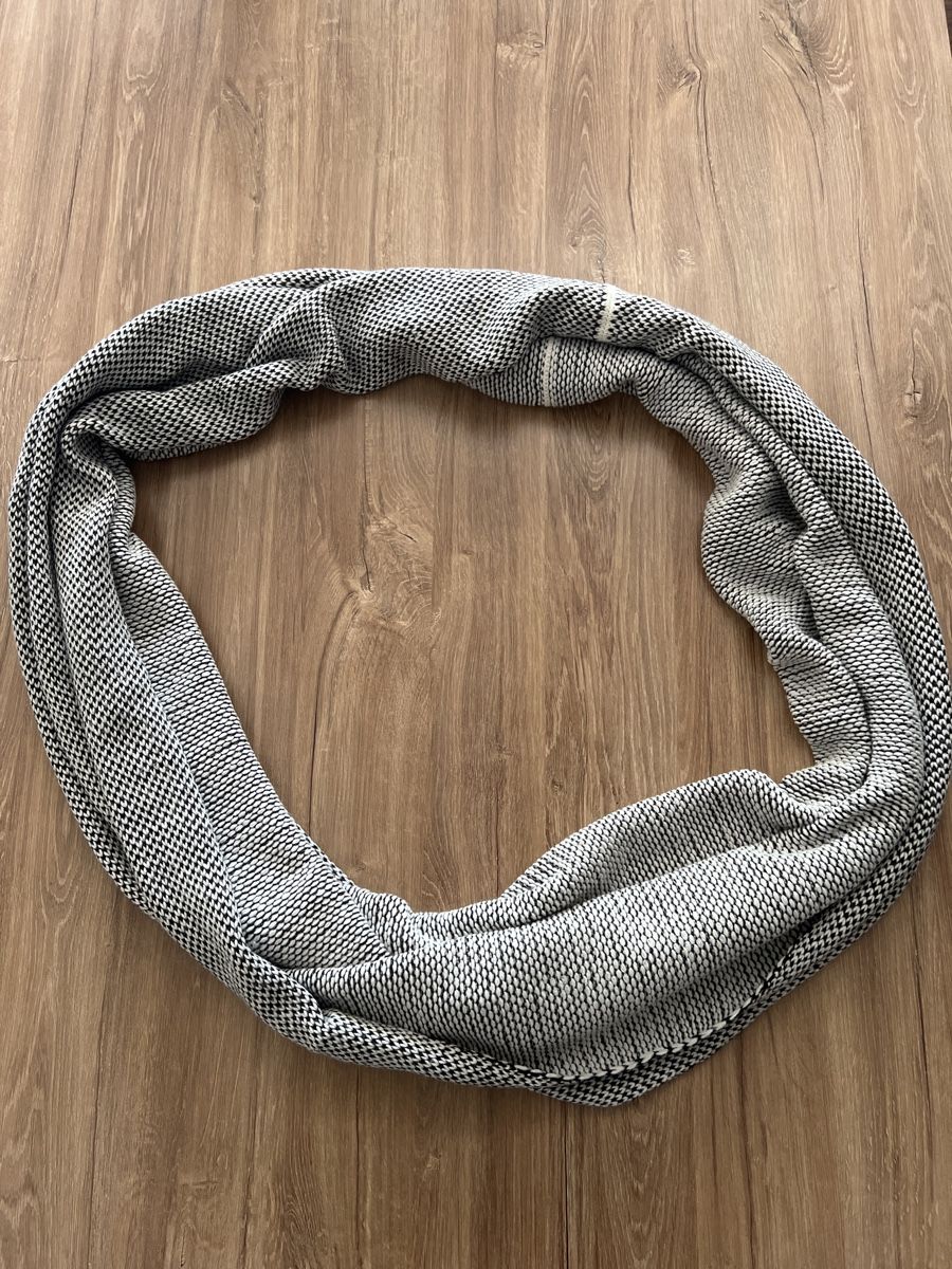 Foulard & Sciarpe: Schicker Loop Schal, schwarz/weiss, meliert – Usato da Schlieren venduto da tolga212 1