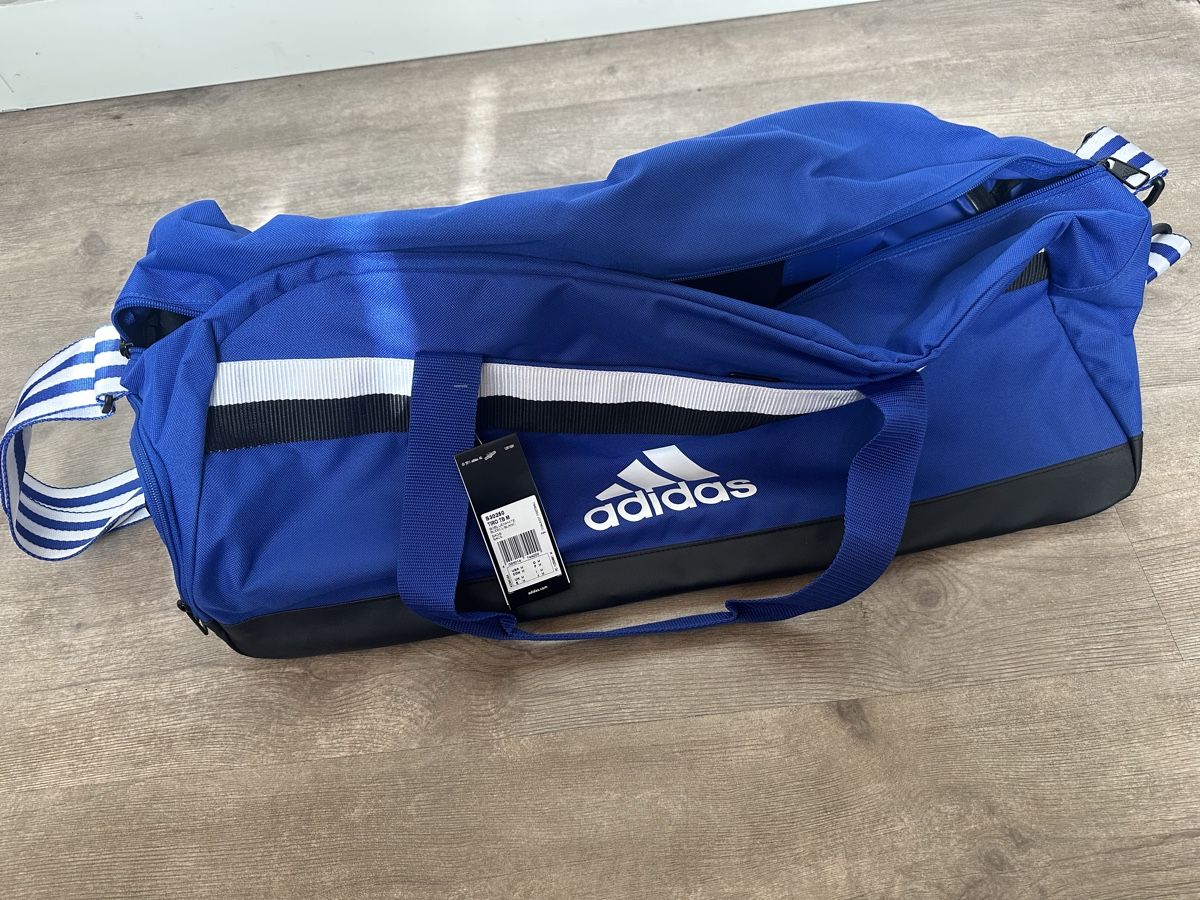 Taschen: Sporttasche adidas – Neu (gemäss Beschreibung) aus Henau von Rico131