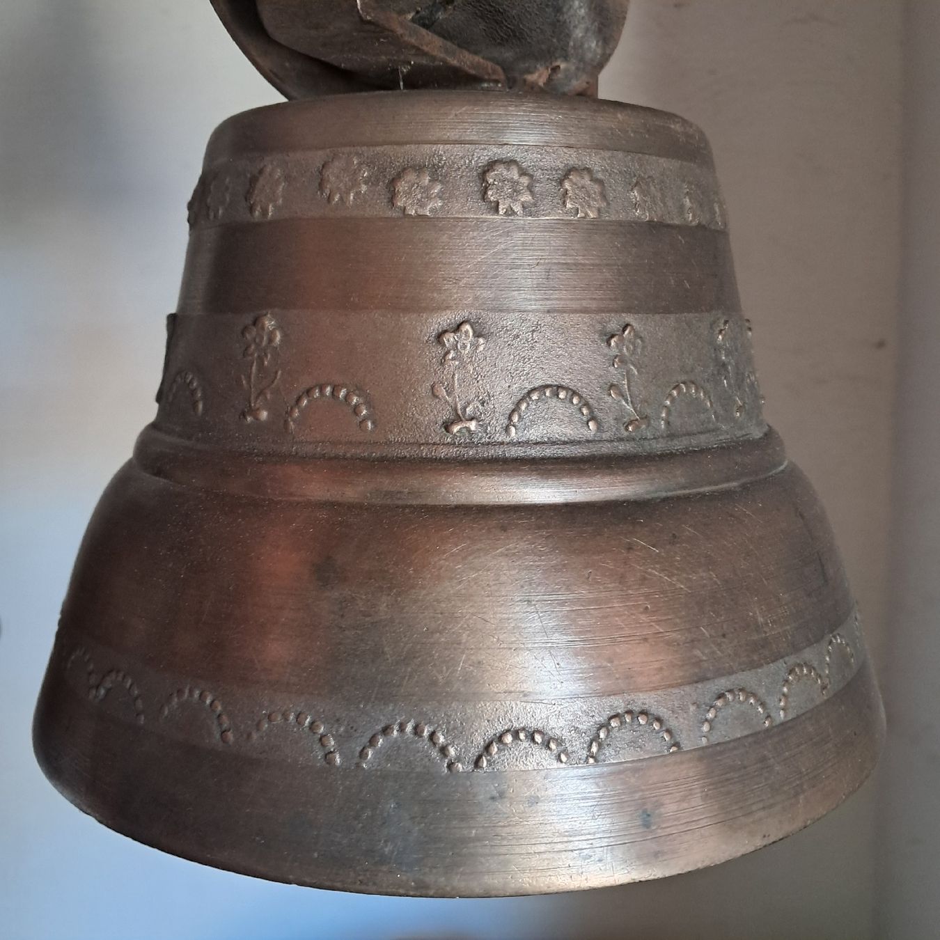 Glocken & Treicheln: 2 ALTE GLOCKEN  – Gebraucht aus Murten von SHETHOF 1