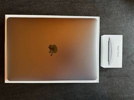 Apple MacBook Pro 13 2017 mit Touchbar + Magic Mouse