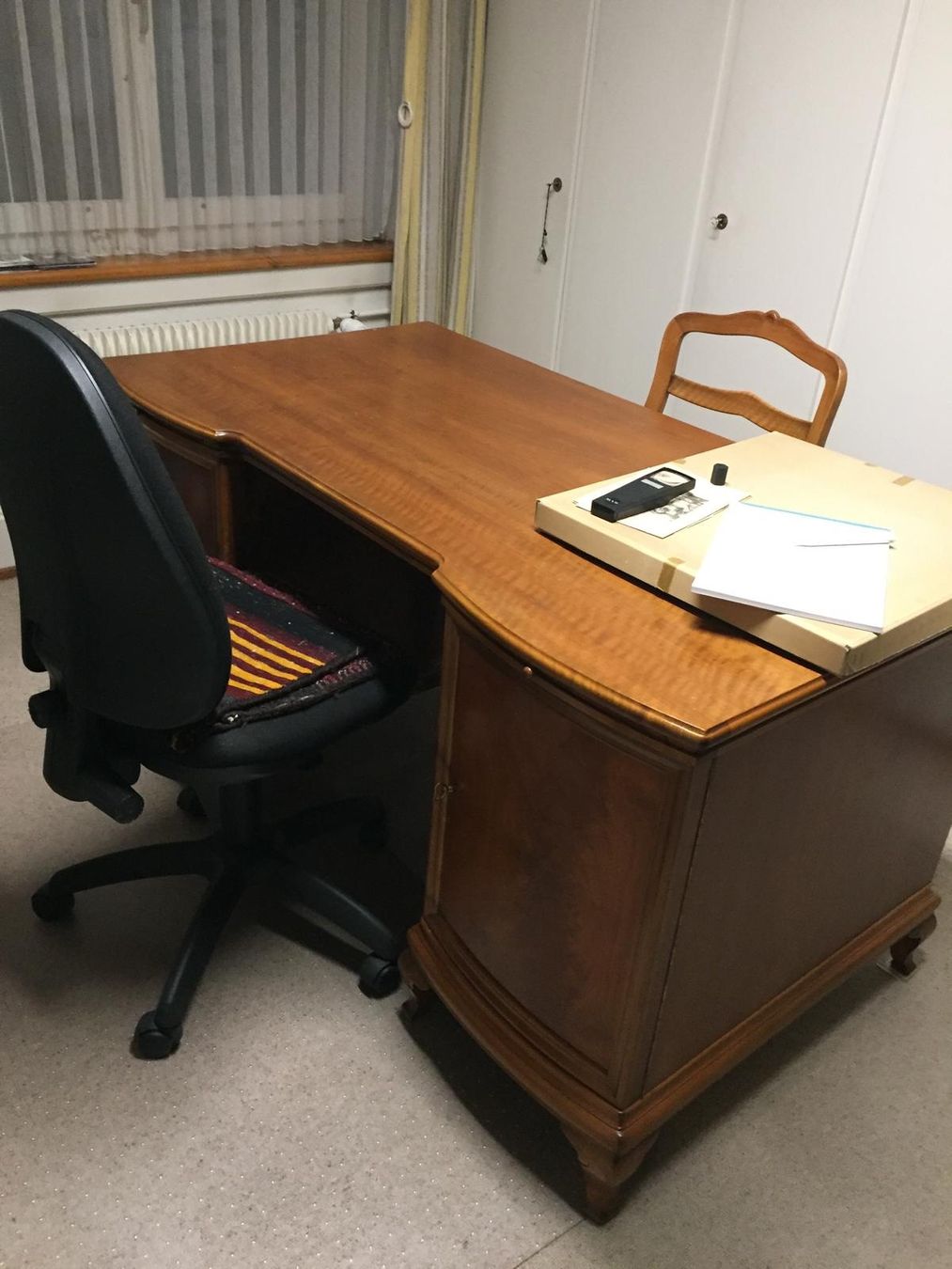Scrivanie: Vintage Holz-Schreibtisch – Usato da Zürich venduto da livtho 1
