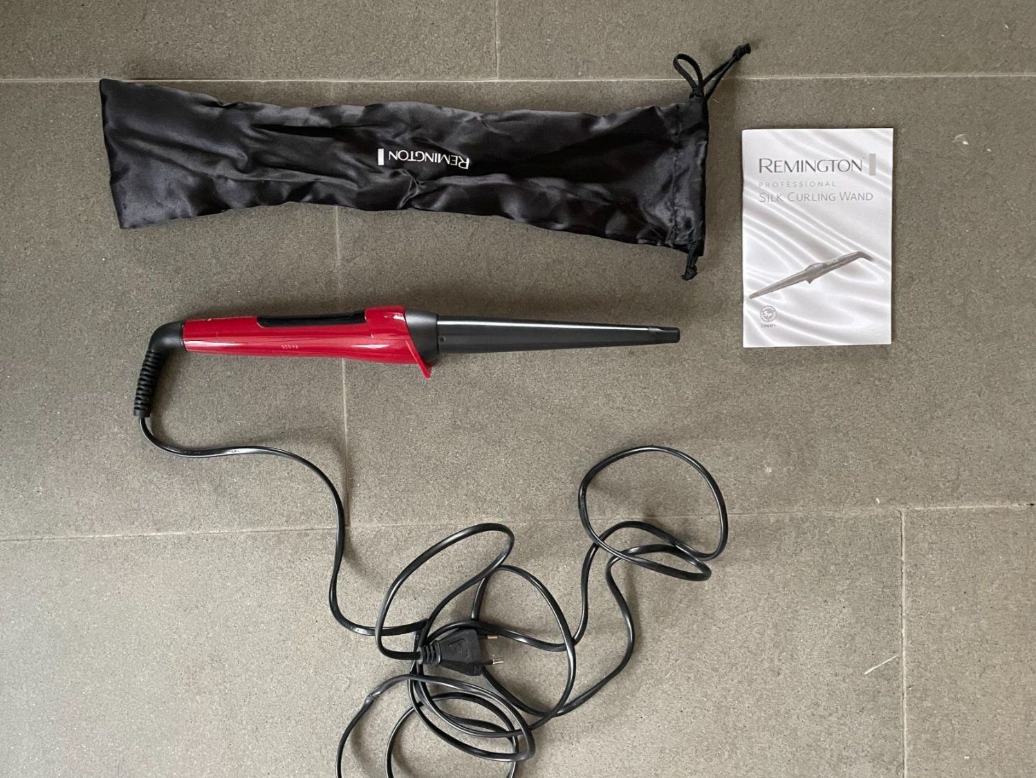 Remington Piastre & Arricciacapelli: Remington Lockenstab / Model No Cl96W1 – Usato da Zofingen venduto da angito