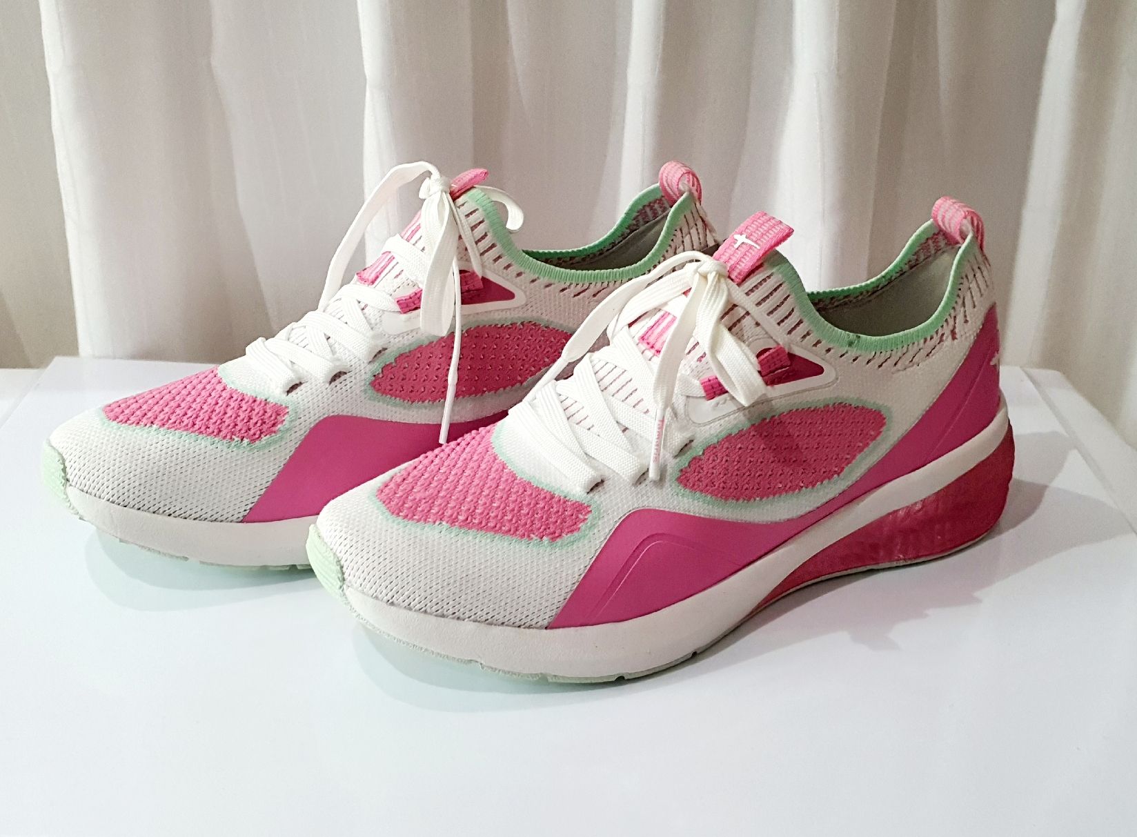 Tamaris Scarpe da donna: Gr. 37 - Tamaris Sneaker, Neu – Nuovo e nell'imballaggio originale da Nürensdorf venduto da sal_g2bz