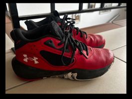 Red Under Armour Basketball Shoes - Size 37,5 EU youth