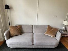 3-er Sofa mit Kissen