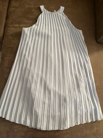 Helles, plissiertes Sommerkleid von H&M, Grösse S