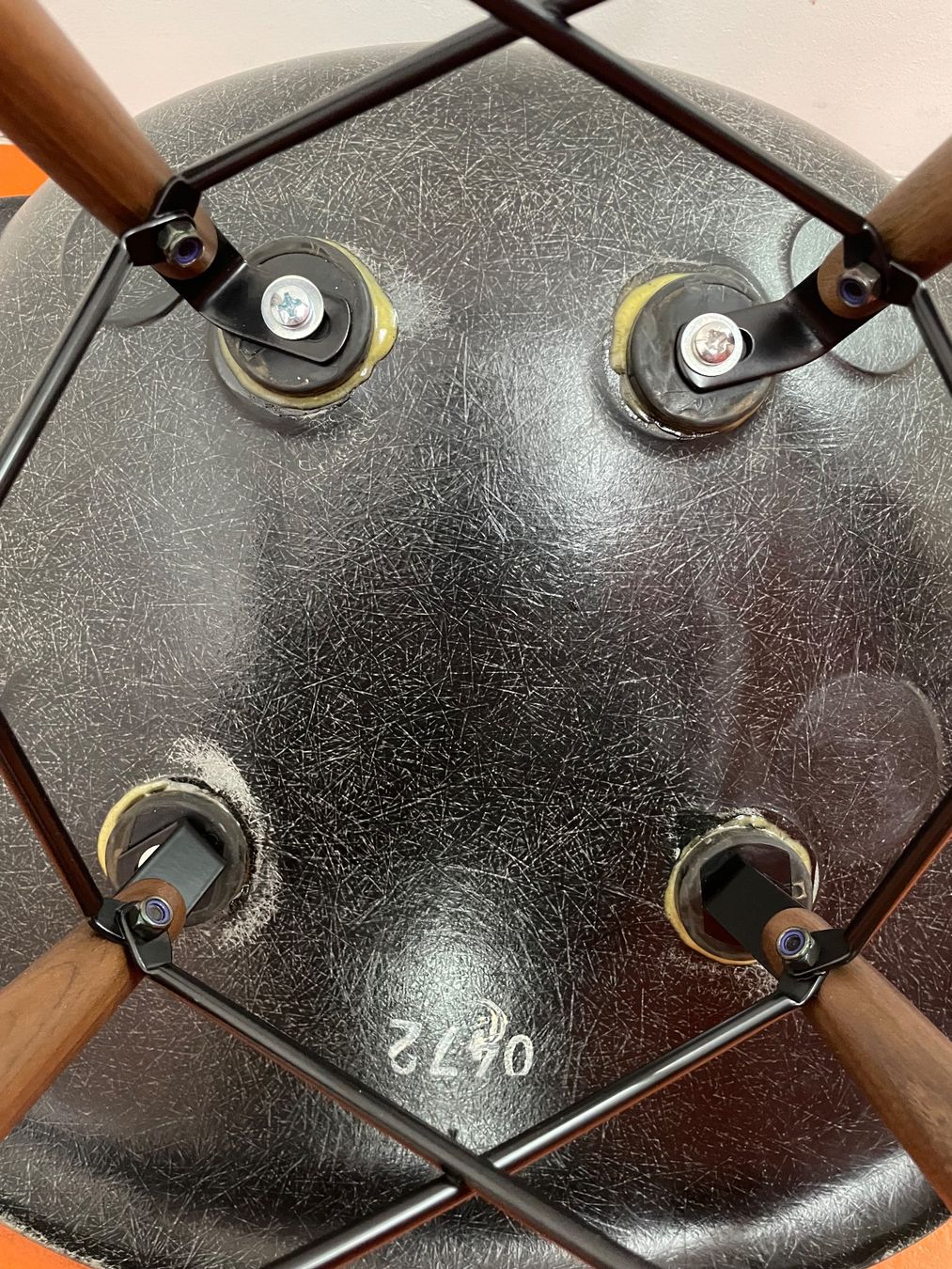 Eames Stühle: Eames Side Chairs in schwarz – Gebraucht aus ipsach von Latigo 4
