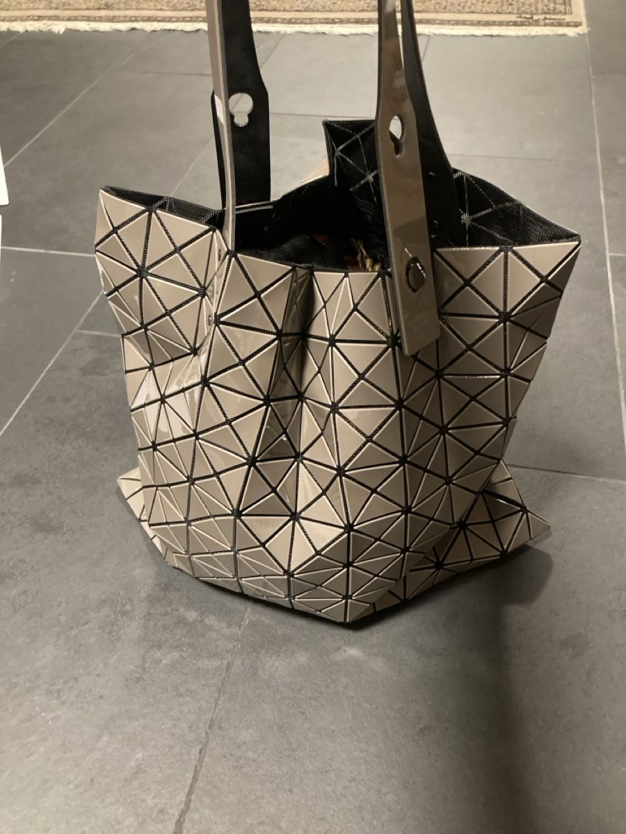 Issey Miyake Borse da donna: Handtasche Bao Bao Issey Miyake – Nuovo e nell'imballaggio originale da Wil SG venduto da Mario616 2