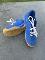 Blaue Adidas Hallenschuhe Grösse 34- Top für den Sport!